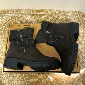 Ruiee Women's Ankle Boots Combat Boots, Comfy Low Heel Side Zipper Booties New